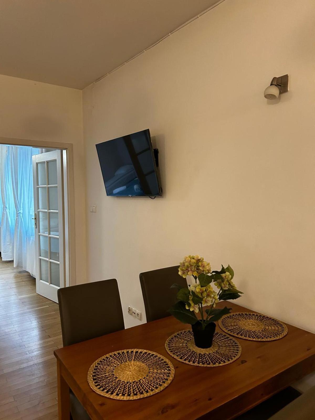 Golden Apartments With Lift - Old Town Kraków Zewnętrze zdjęcie