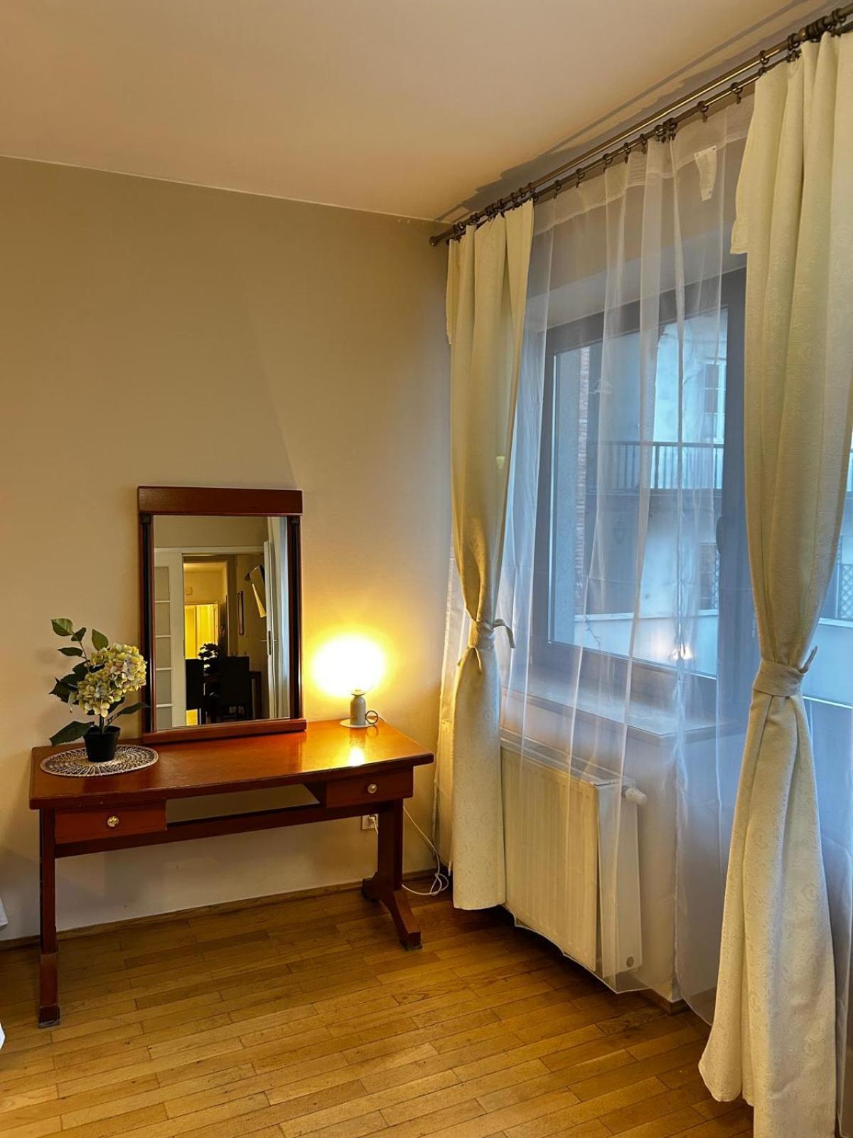 Golden Apartments With Lift - Old Town Kraków Zewnętrze zdjęcie