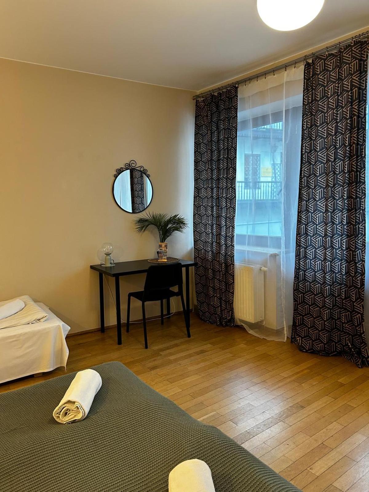 Golden Apartments With Lift - Old Town Kraków Zewnętrze zdjęcie